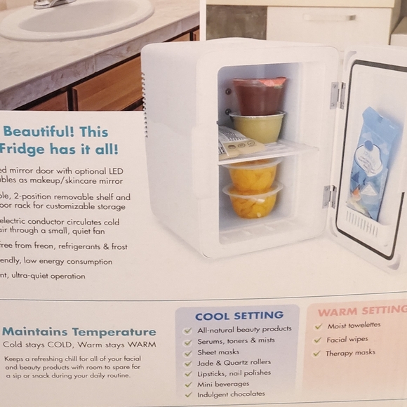 LAST ONE! LED LIGHTED MINI FRIDGE 6L - Picture 5 of 10